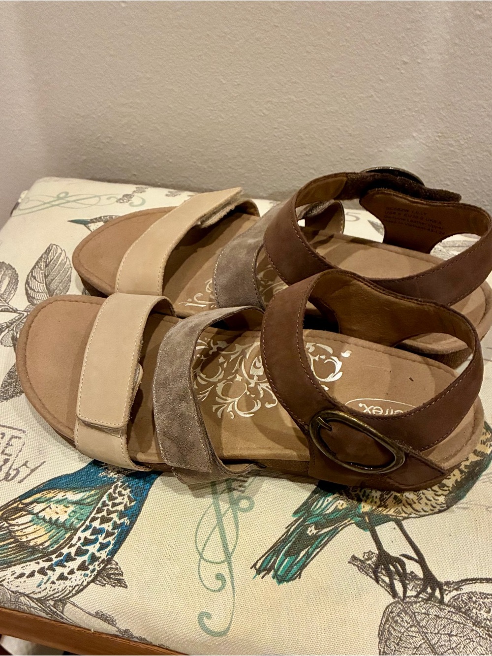 Aertrex Lilly sandals women’s 8.5. Taupe - Picture 2 of 7